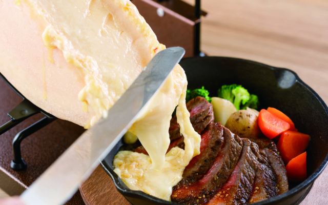 名古屋の老舗精肉店と北海道チーズの生産者がコラボ！