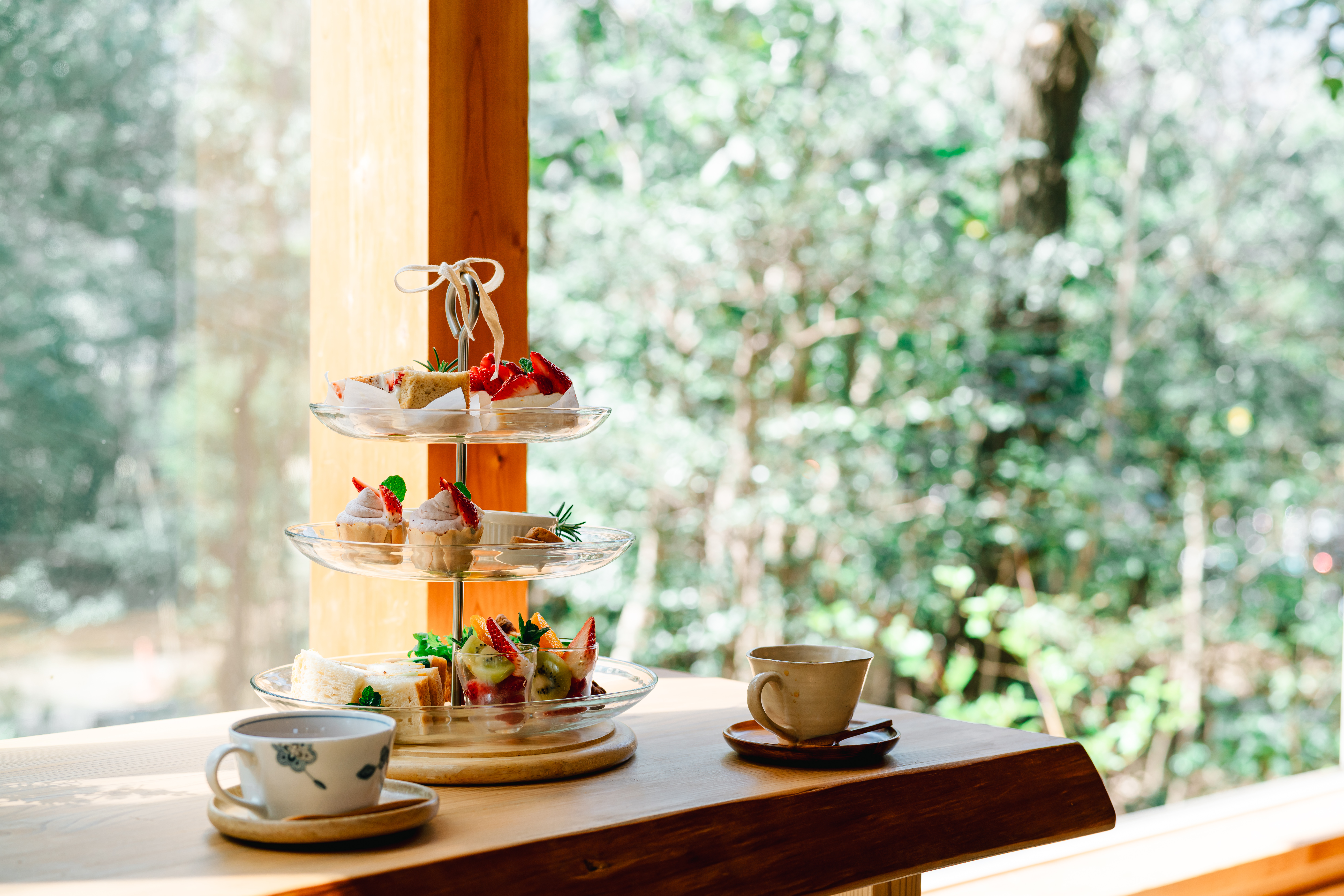 【希少美品】unico nauha カフェテーブル 送料込み 希少美品】unico nauha カフェテーブル 送料込み 希少美品】unico