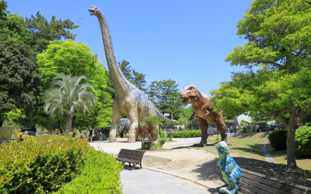 夏休み0円スポット-動物園のような岡崎市東公園へ！実物大の恐竜広場も！