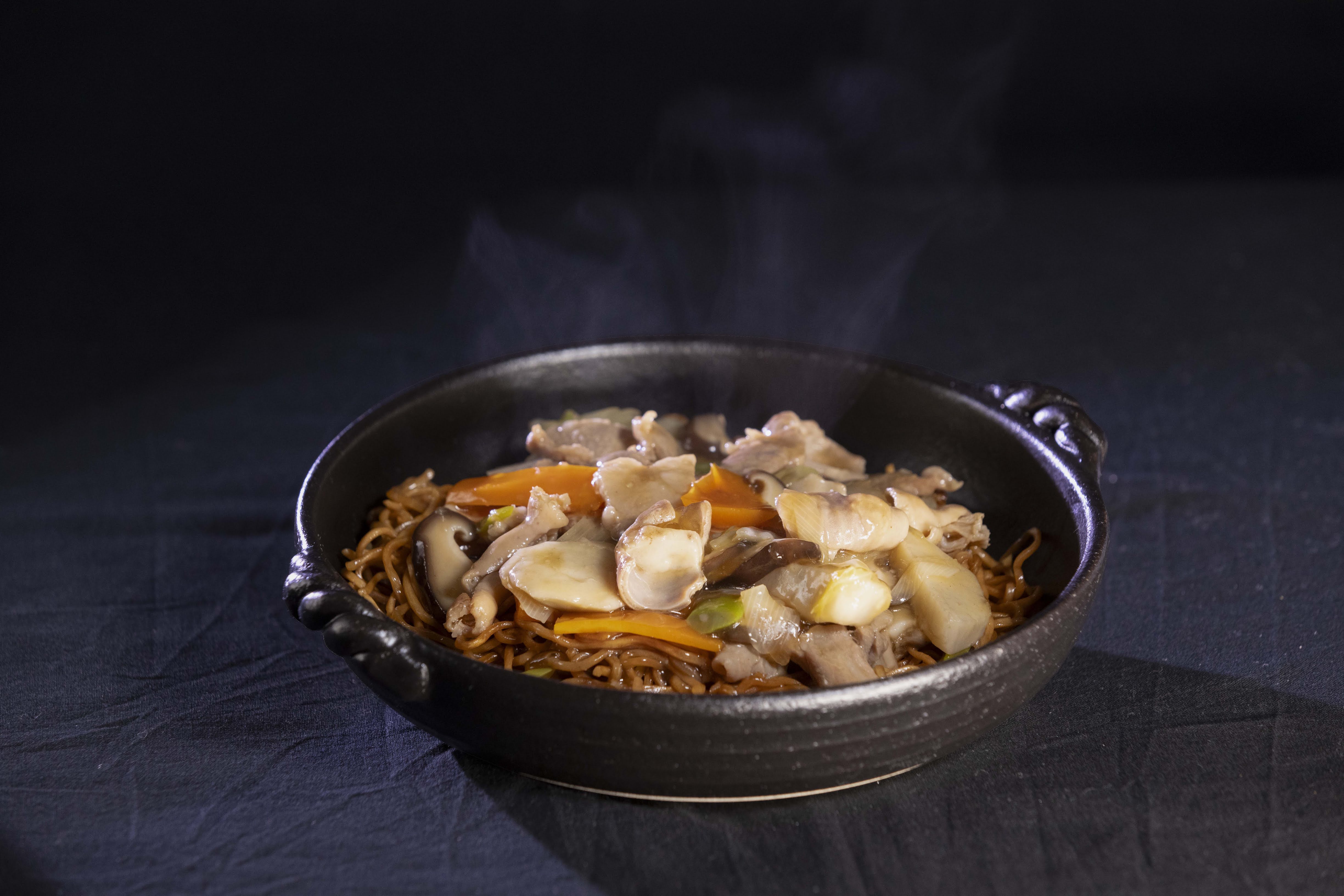 瀬戸の伝統的な食文化と地元で丁寧に育てられた農産物を使用した「瀬戸