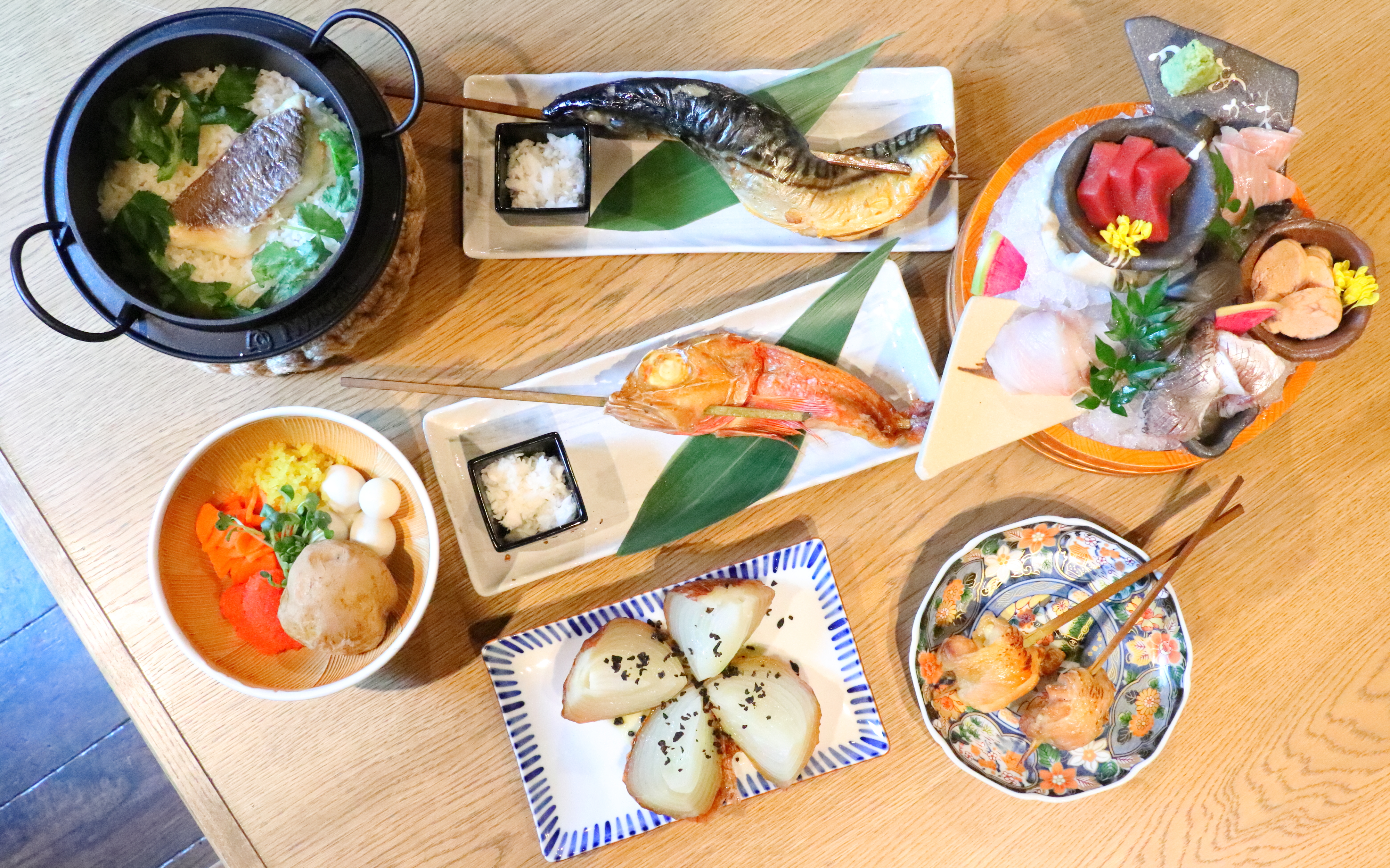 自家製の干物や旬の鮮魚を豪快な炙り焼きで味わう！古民家風の居酒屋が