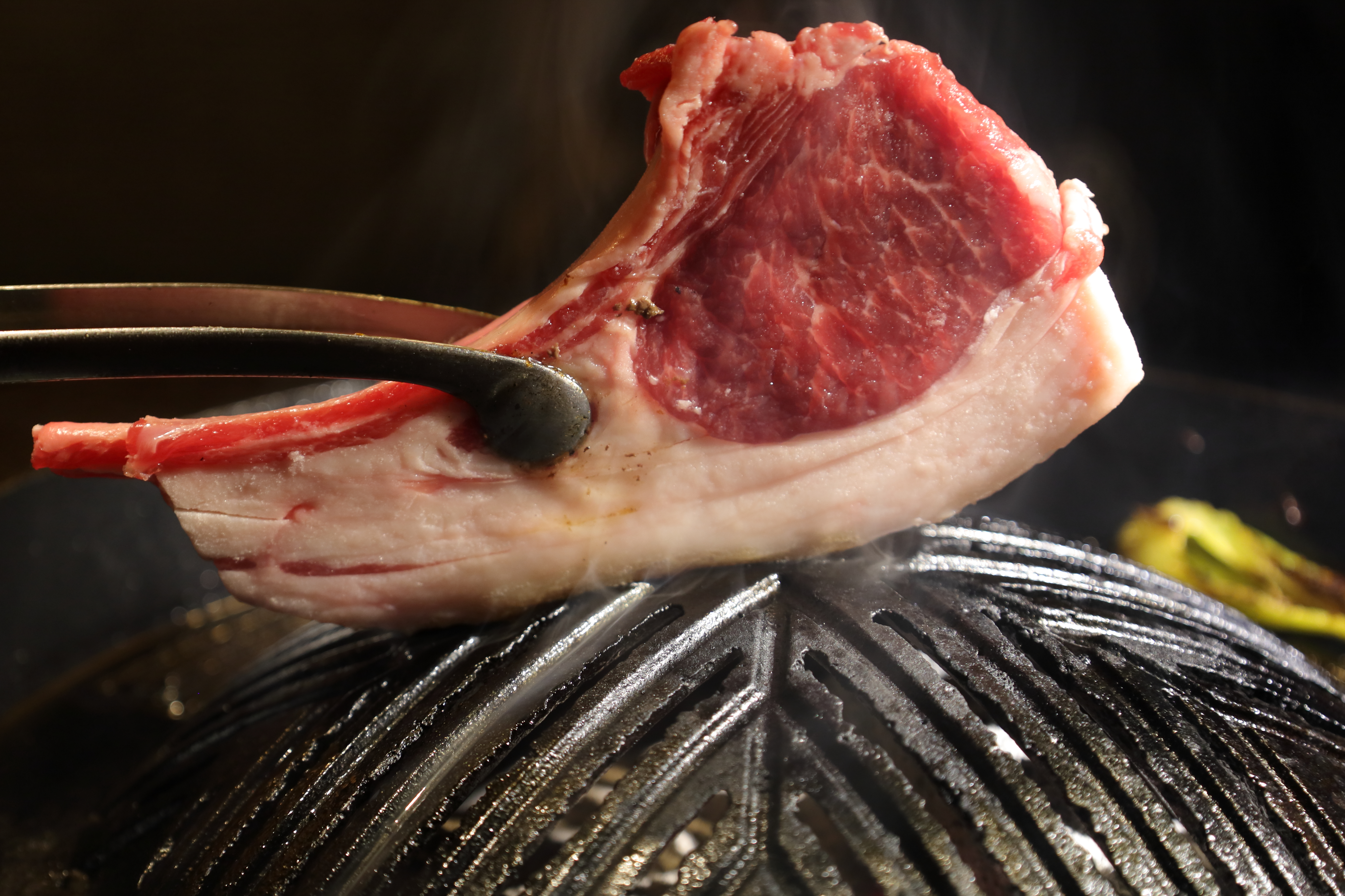 こだわりの生ラム肉と秘伝のタレで楽しむ旭川発のジンギスカン『大黒屋