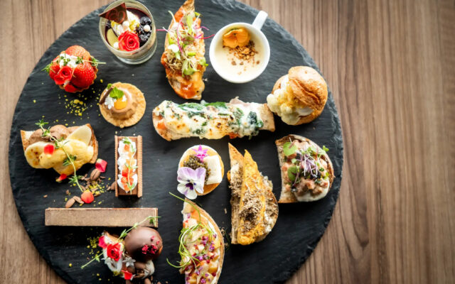 7種のチーズ×チョコの贅沢アフタヌーンティー！冬季限定で名駅直結の絶景ダイニングに