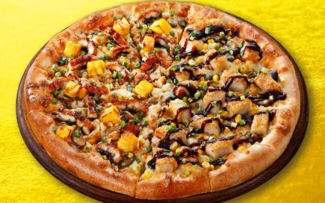 豊臣兄弟の物語に着想⁉うなぎと味噌カツの名古屋らしい新作ピザが期間限定で登場1/8～