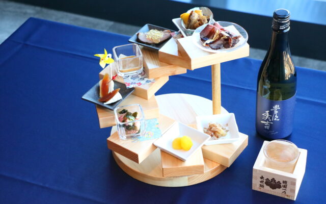 豊臣兄弟の出世物語を表現した特別メニューとは？地上140ｍの絶景バーで天下人気分を