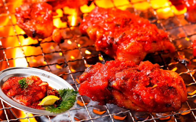 福岡のブランド鶏×焼肉×酒場の新名所！栄住吉でライブ感あふれるヘルシー食体験