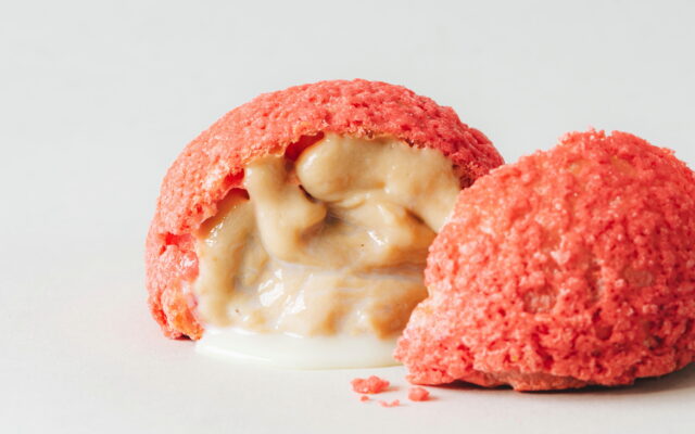 東桜のシュークリーム専門店に週替わりのお得なフレーバーと春限定のさくらもち！