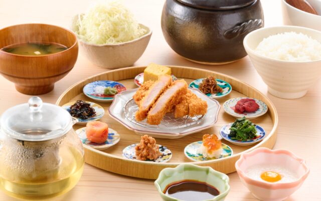 土鍋ごはん＆豆皿と味わう絶品とんかつとは？知多家の新ブランド栄にオープン10/29〜