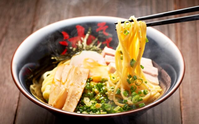 栄で油そばが880円→500円[東京油組総本店栄組]開店2周年記念に10/15-16の限定開催