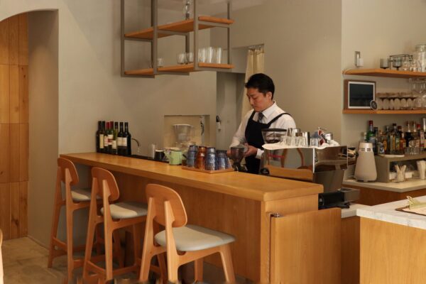 【名東区・藤が丘】昼から飲める居心地◎な「cafe&bar PATCH（パッチ）」オープン